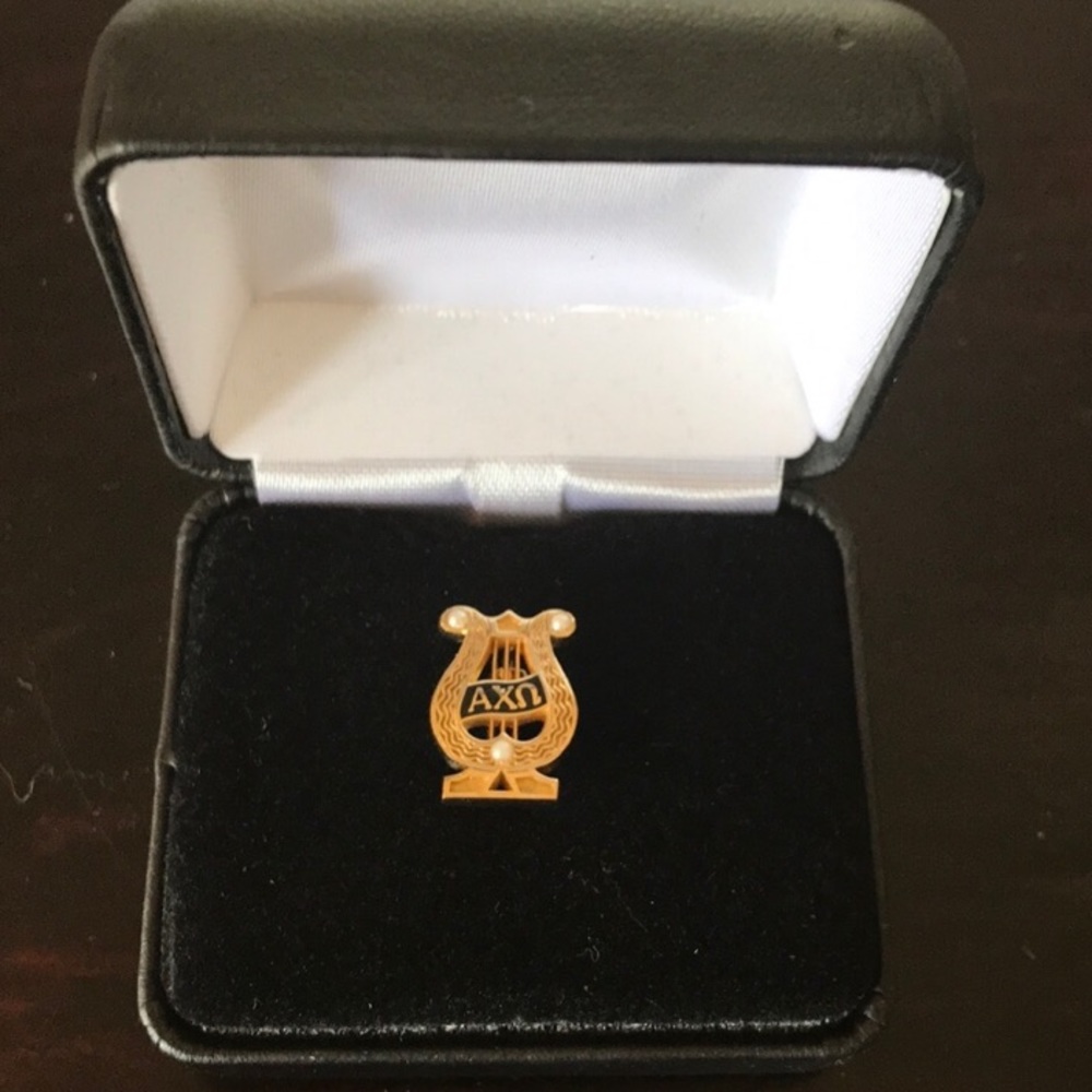 Axo pin